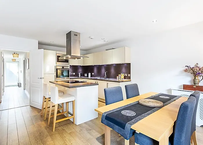 Beautiful Open Plan Garden Flat
